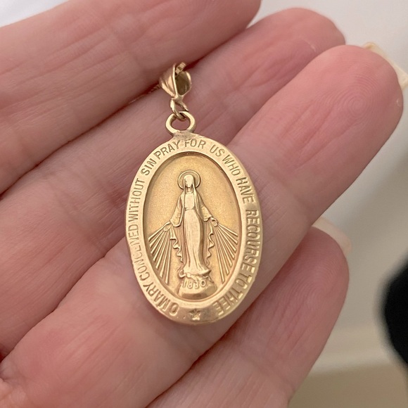 14K Gold Estate Miraculous Medal Charm Blessed Virgin Mary